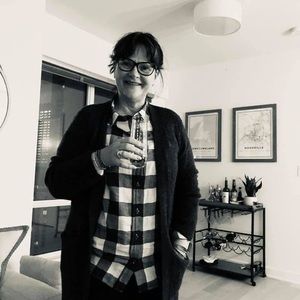 Meet your Posher, Debbie